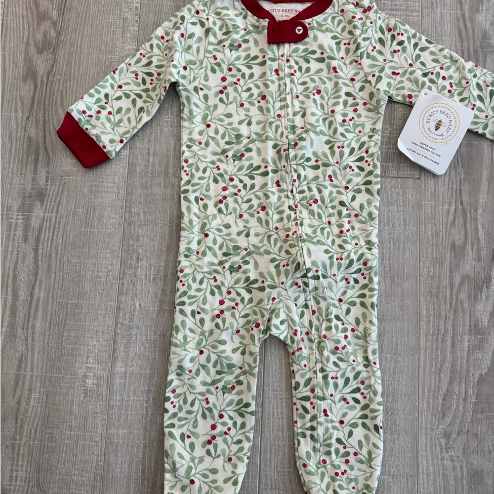 Burt’s Bees Green and Red Holiday Sleeper